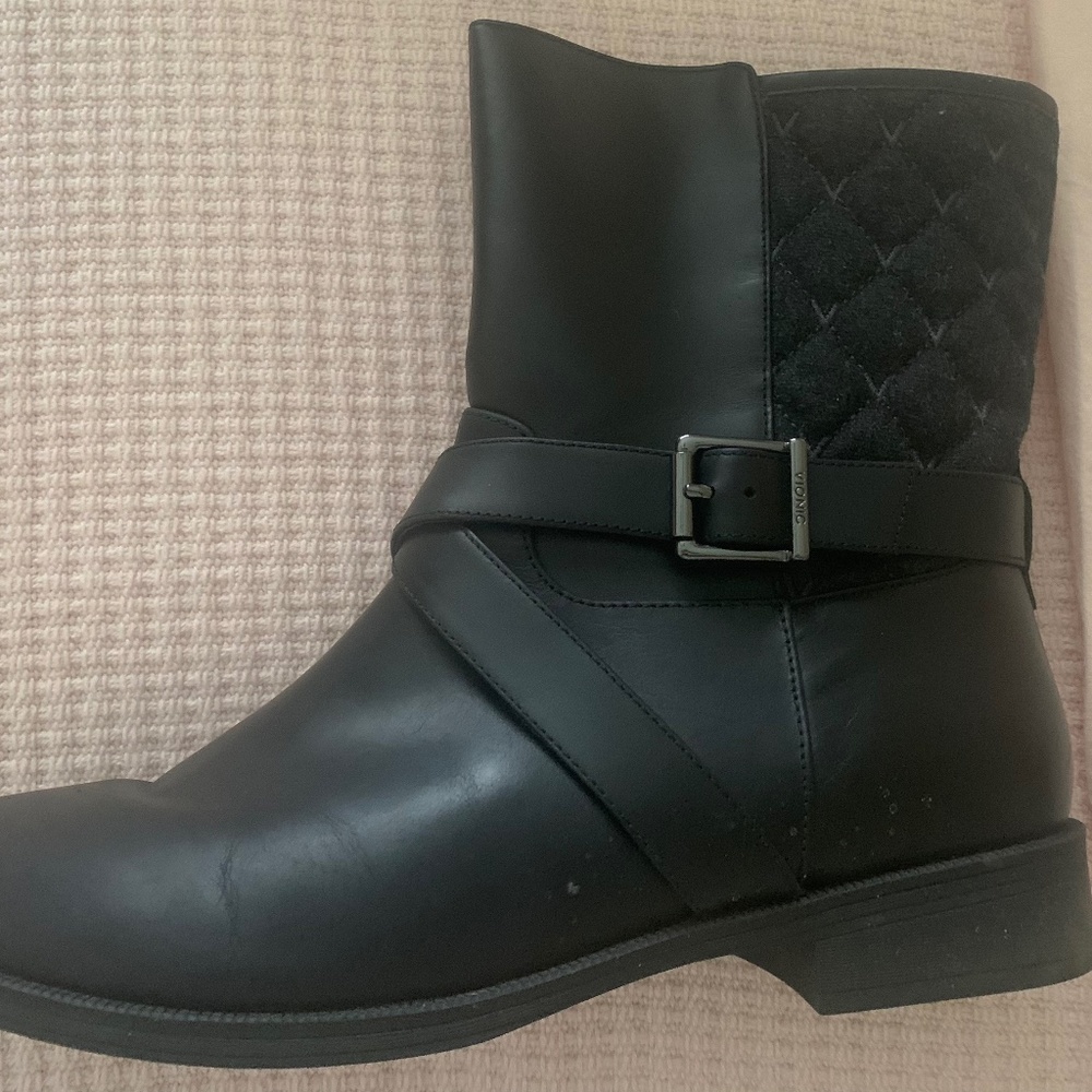 Bionic Thea black leather and quilted wool boots.